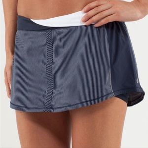 EUC lululemon size8 tennis skirt